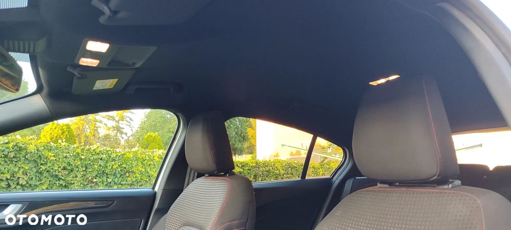 Ford Focus 1.0 EcoBoost Hybrid ST-LINE X - 23