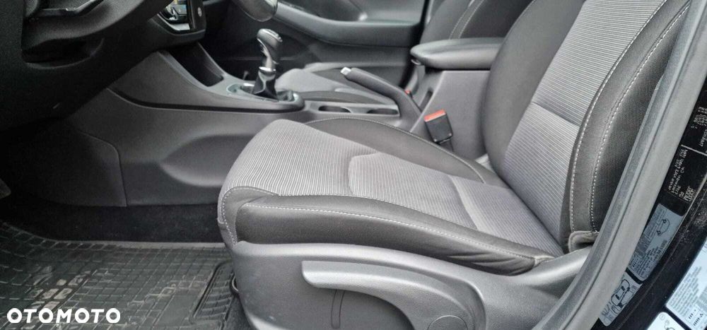 Hyundai i30 1.5 DPI Classic + - 10