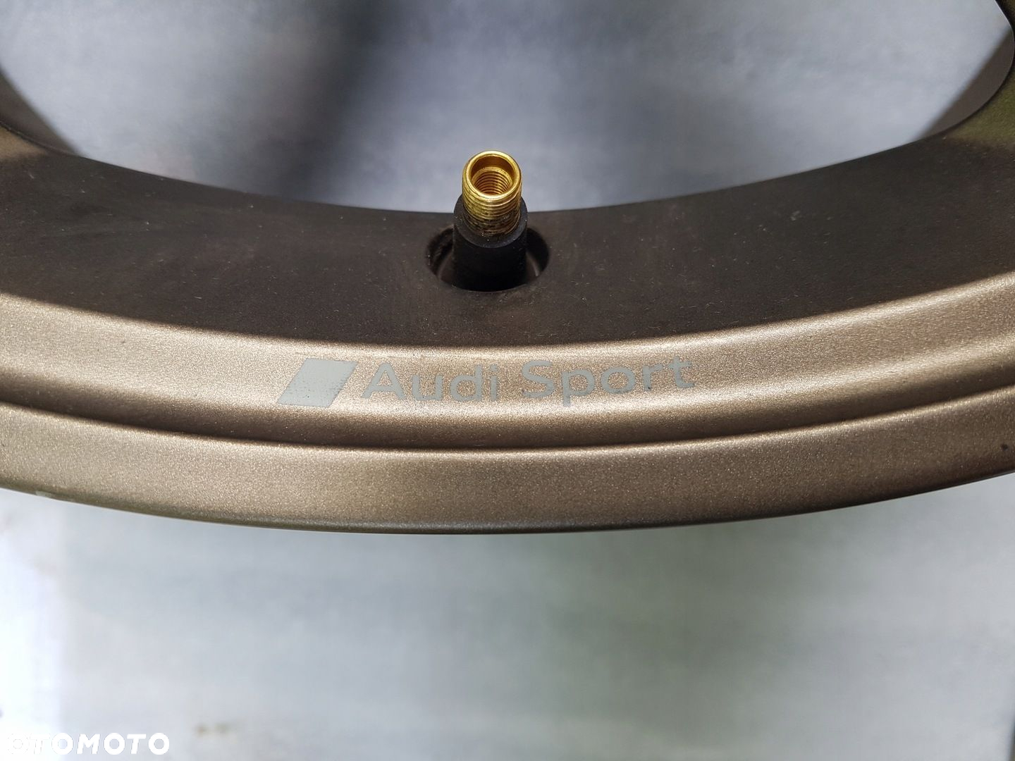 AUDI A4 RS4 RS5 B9 Bronze felga aluminiowa 20 cali 9,0 J ET 22 8W0601025FQ - 4