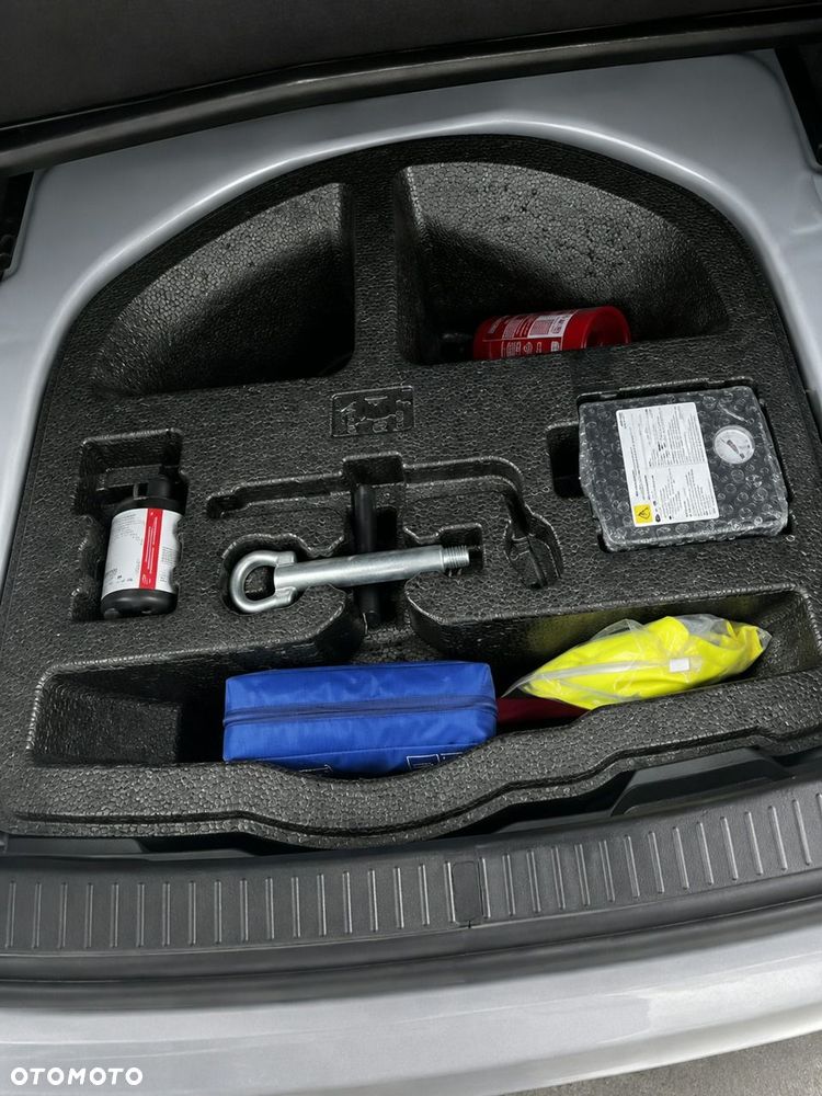Toyota Corolla 1.8 Hybrid Executive - 14