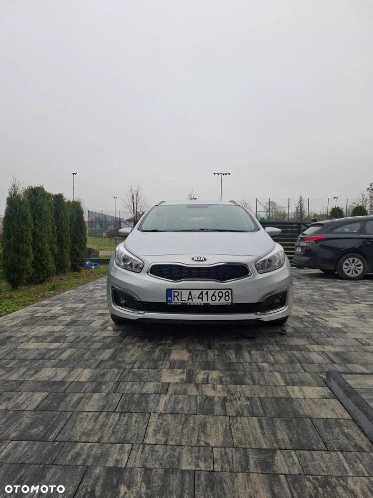 Kia Ceed - 10