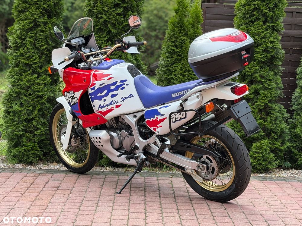 Honda XRV - 8
