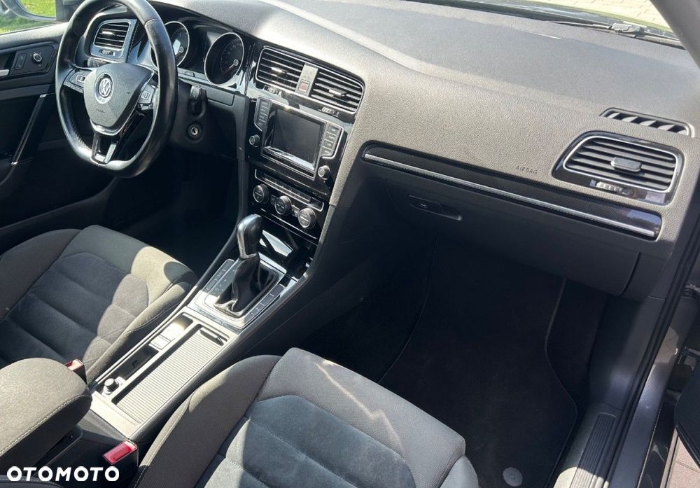 Volkswagen Golf - 20