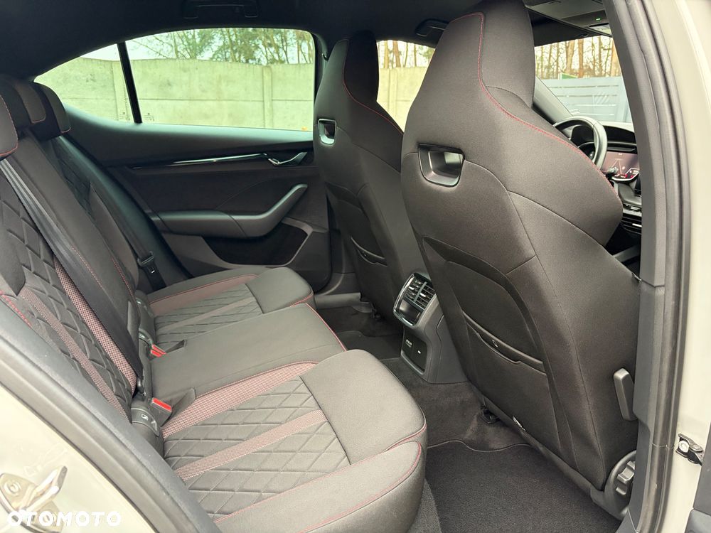 Skoda Octavia 2.0 TSI RS 245 DSG - 33