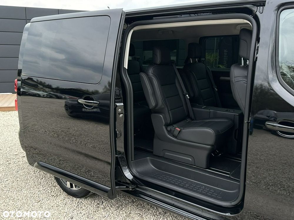 Peugeot Traveller - 21