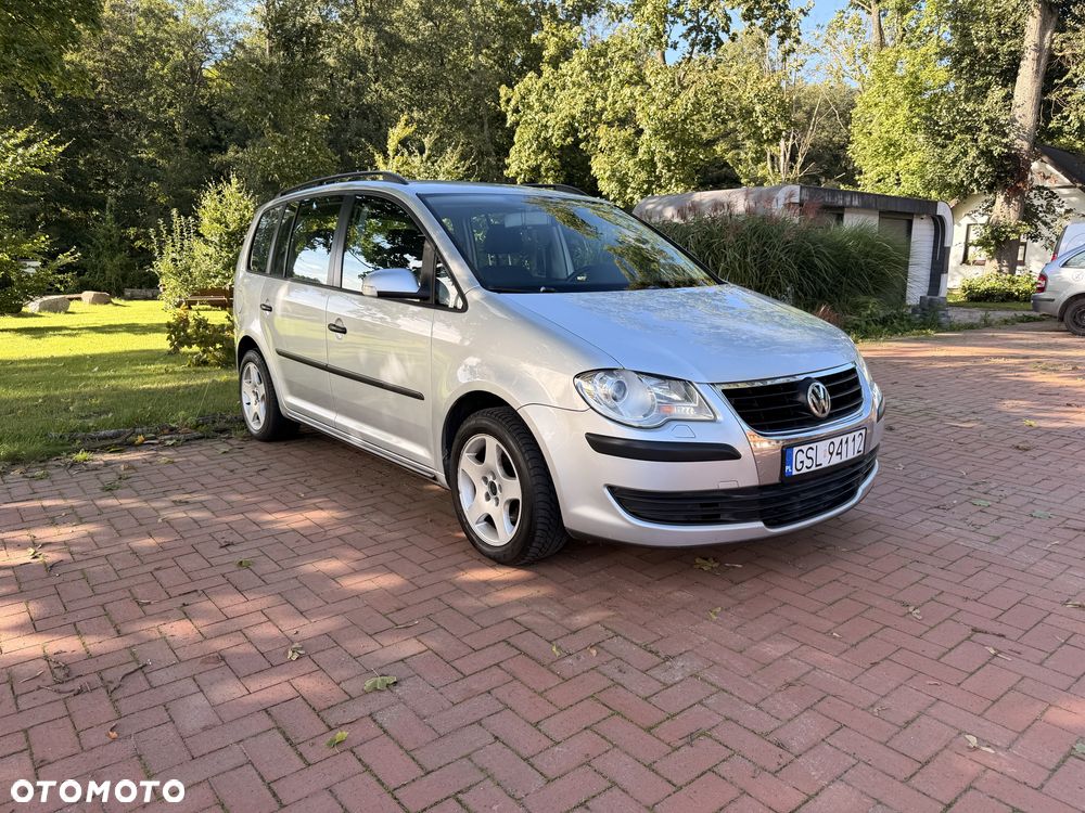 Volkswagen Touran - 1