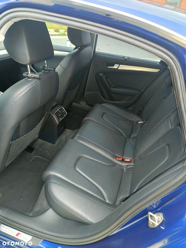 Audi A4 Limousine - 5