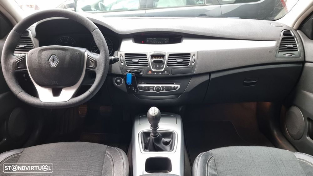 Renault Laguna Break 2.0 dCi Dynamique - 6