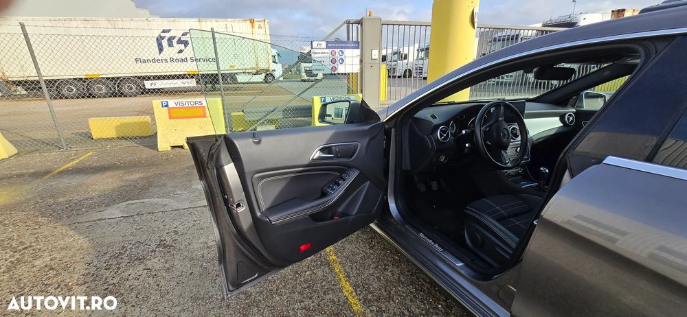Mercedes-Benz CLA Shooting Brake 200 d Urban - 4