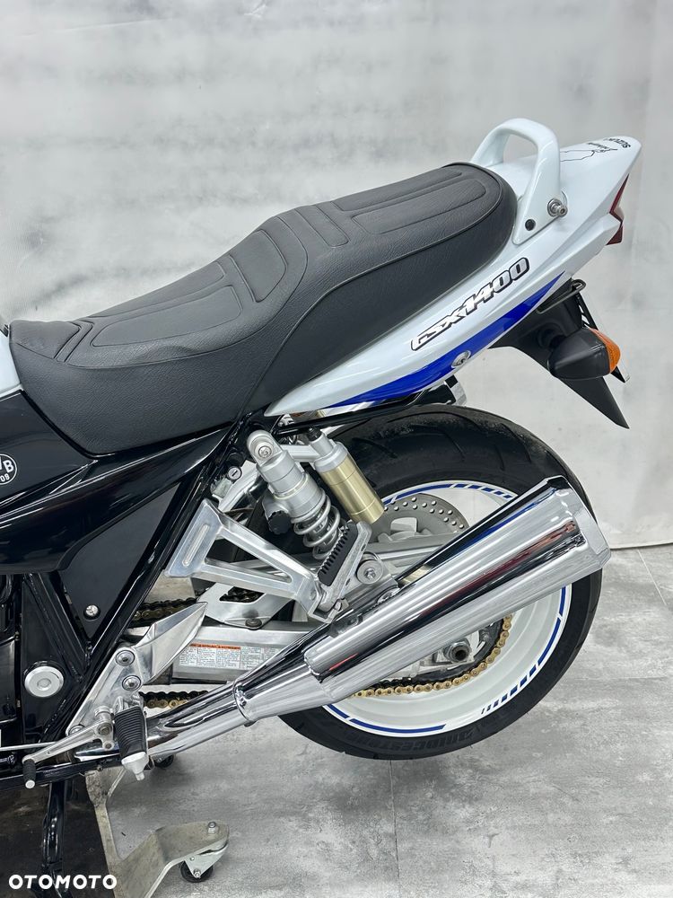 Suzuki GSX - 17