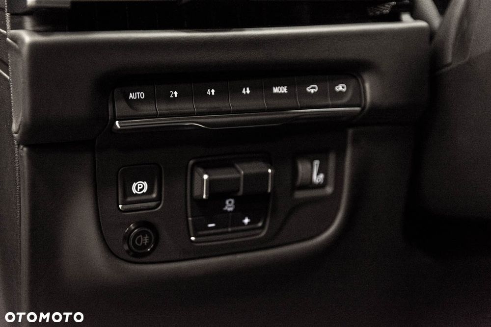 Cadillac Escalade - 18