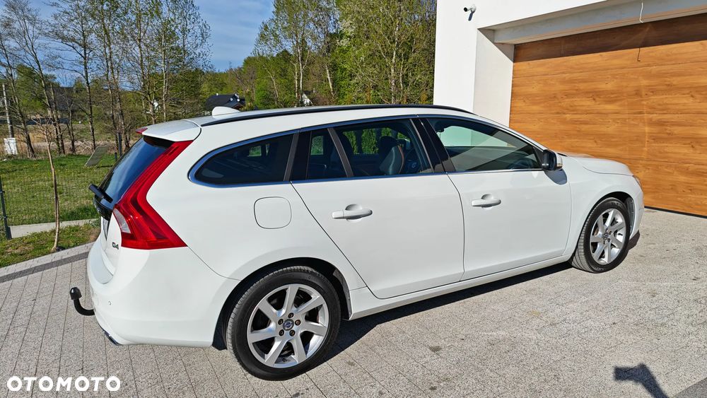 Volvo V60 D4 Geartronic Momentum - 19