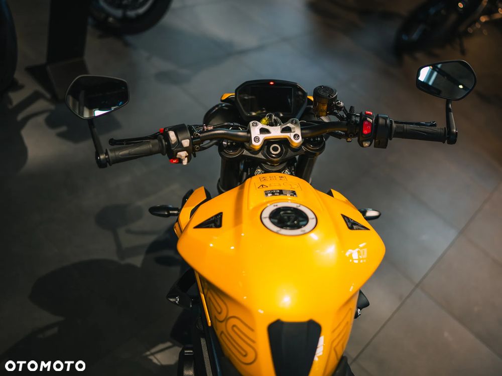 Triumph Street Triple - 25