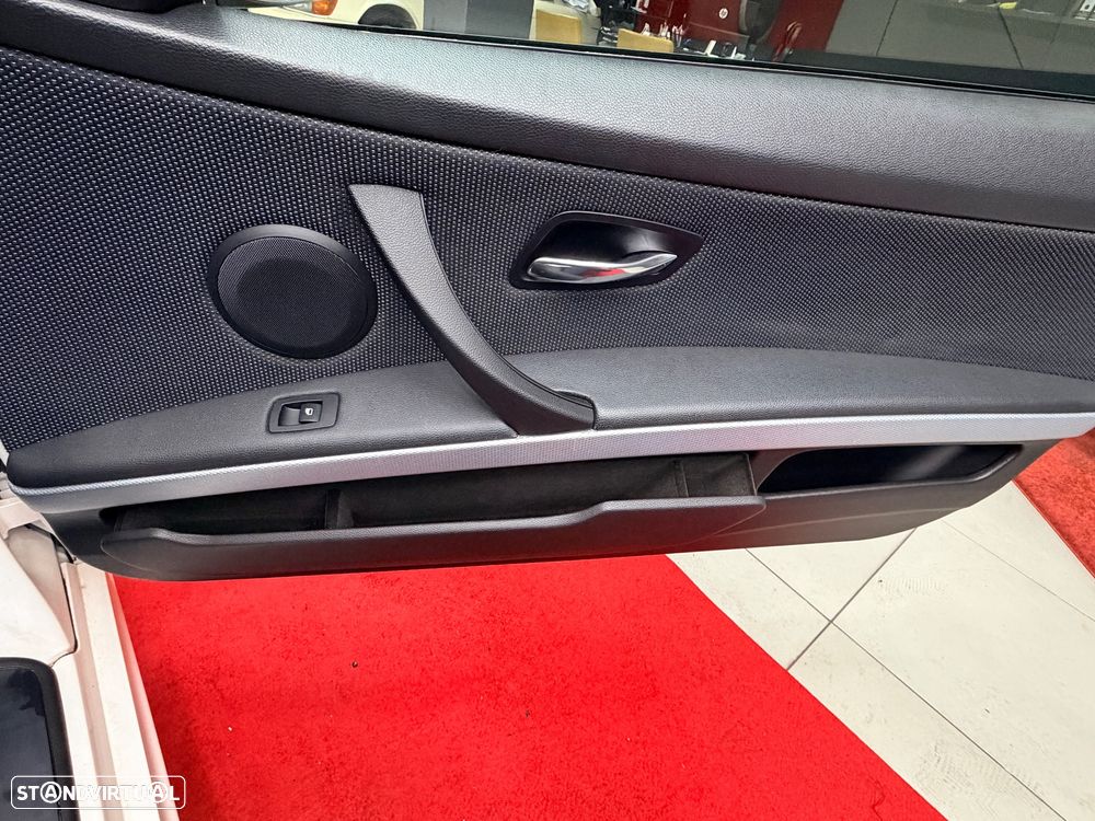 BMW 320 d Coupe - 27