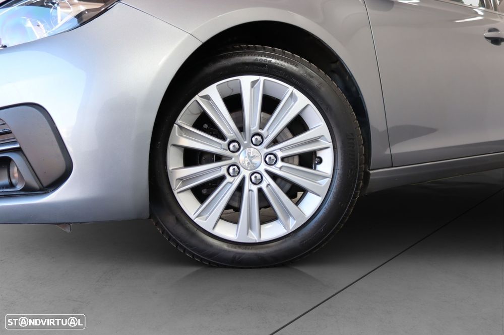 Peugeot 308 1.2 PureTech Allure EAT6 - 14