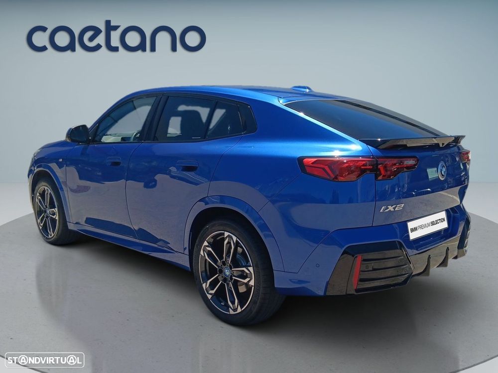 BMW iX2 eDrive20 Pack Desportivo M - 6