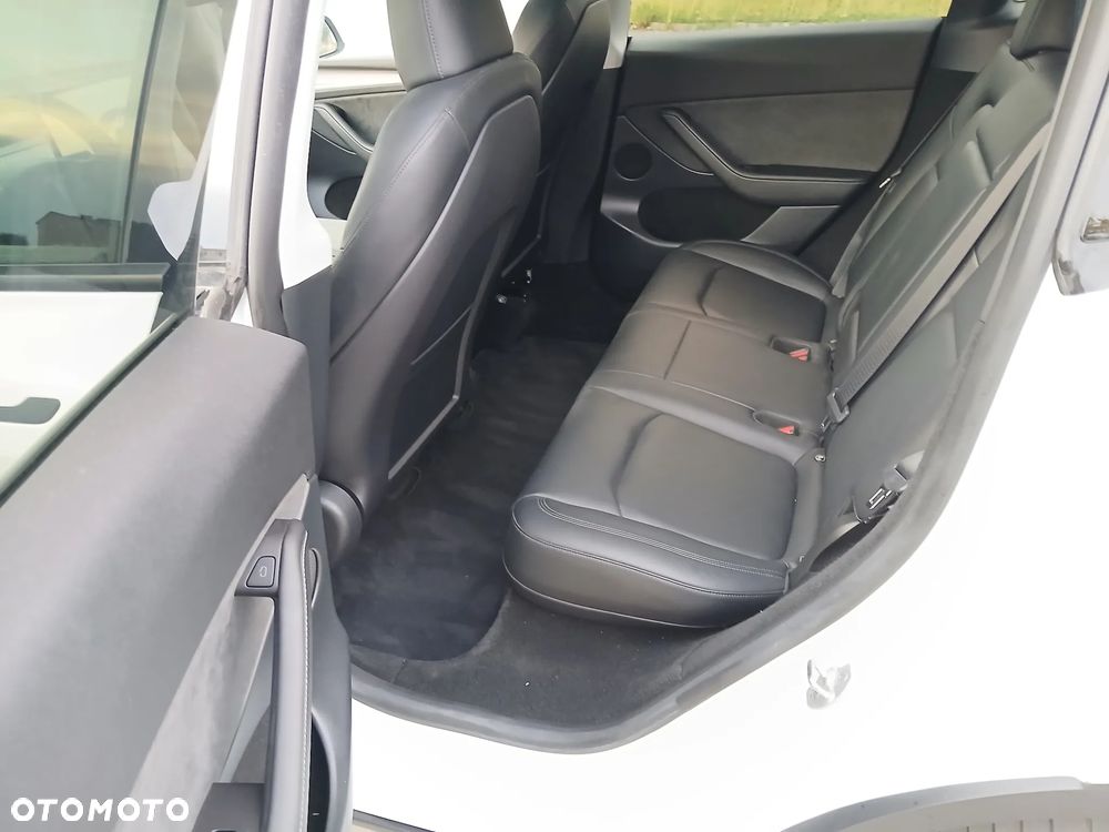 Tesla Model Y RWD - 17