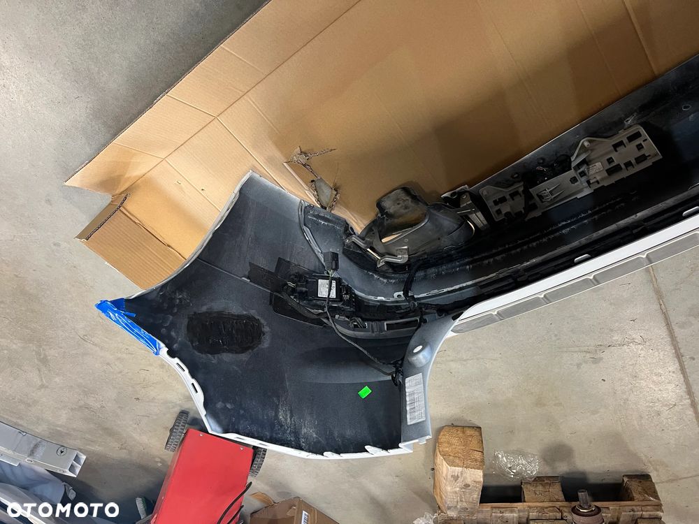 VOLVO XC60 II ZDERZAK TYŁ 4PDC STAN BDB KOMPLETNY 707 - 5