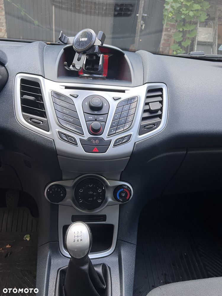 Ford Fiesta - 28