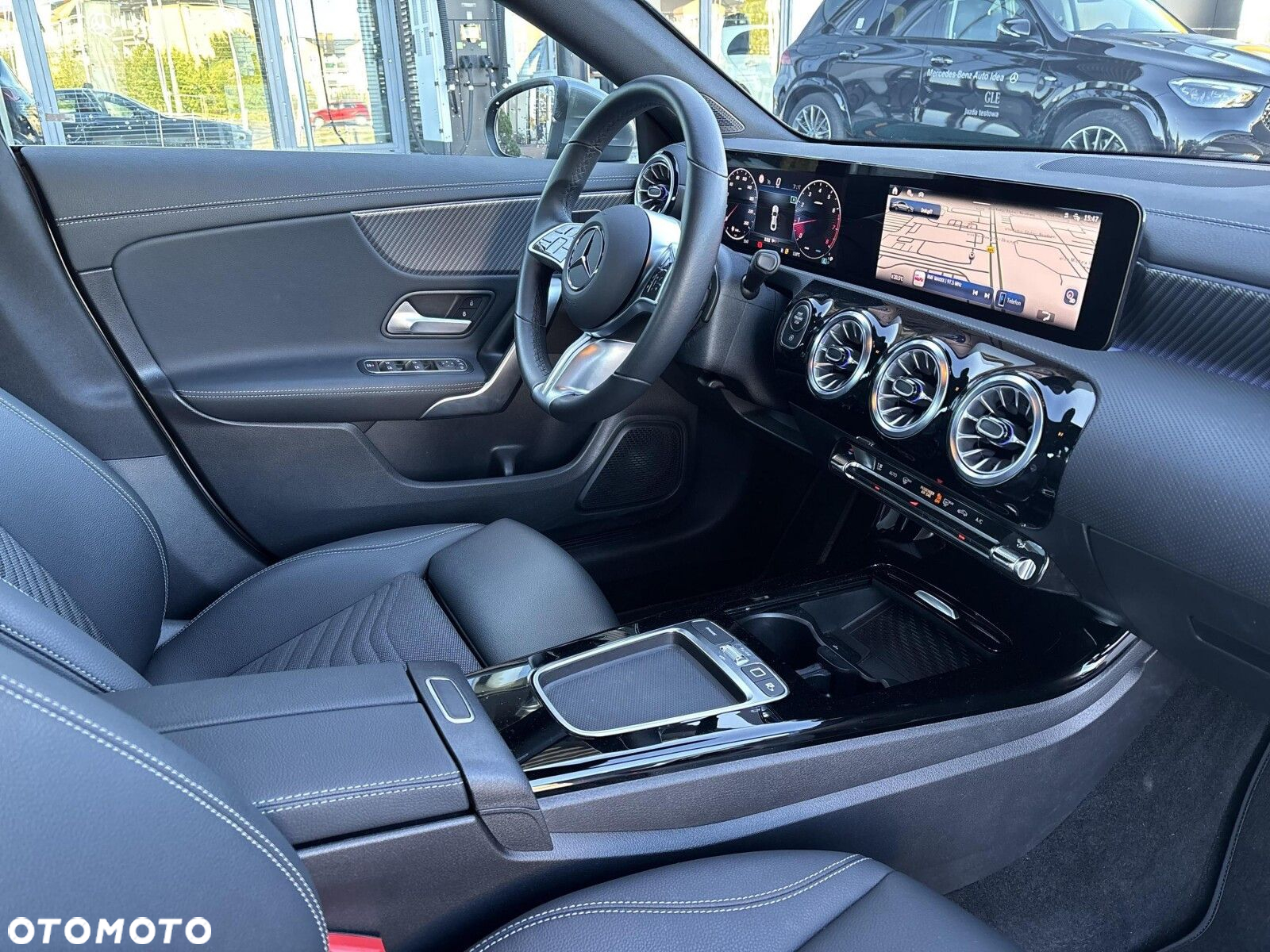 Mercedes-Benz CLA 180 Progressive 7G-DCT - 17