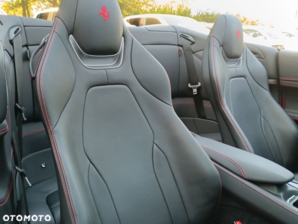 Ferrari Portofino - 25