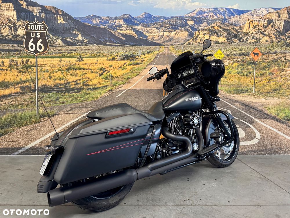Harley-Davidson Touring Street Glide - 3