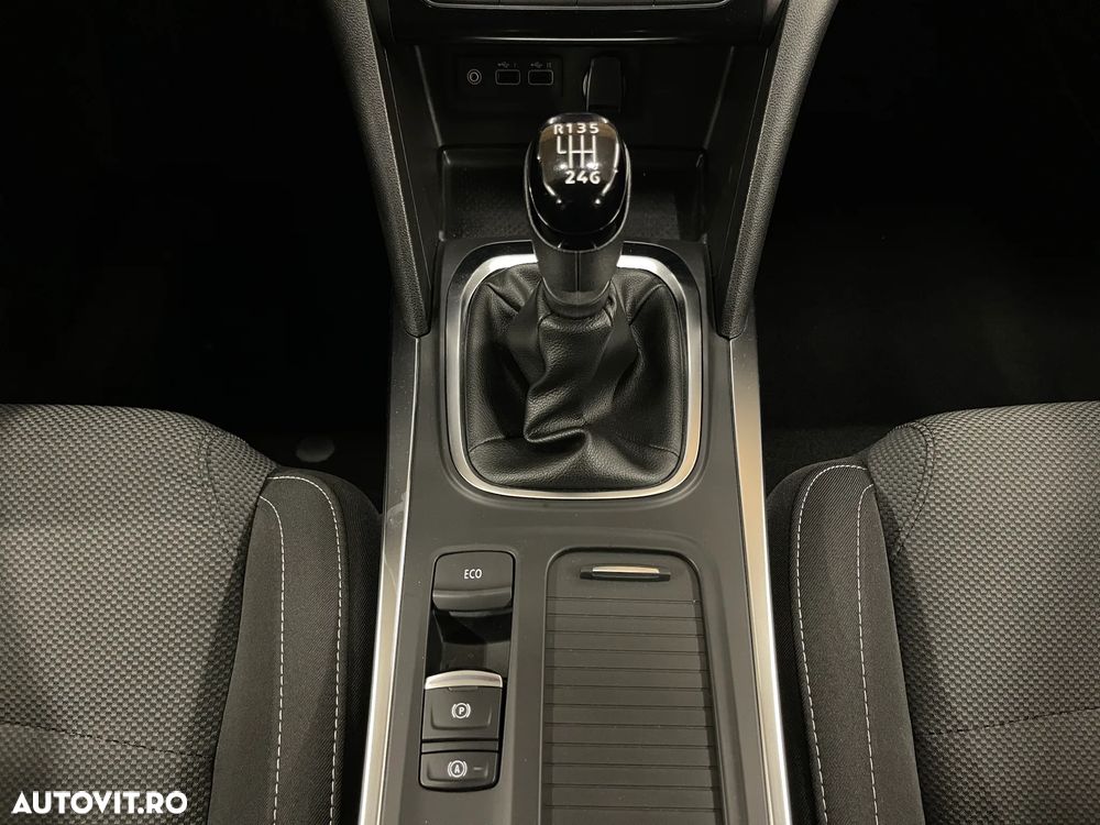 Renault Megane TCe 140 GPF Equilibre - 23