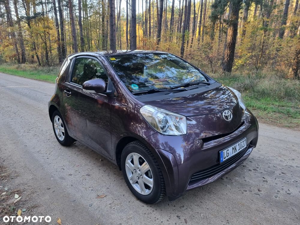 Toyota iQ - 2