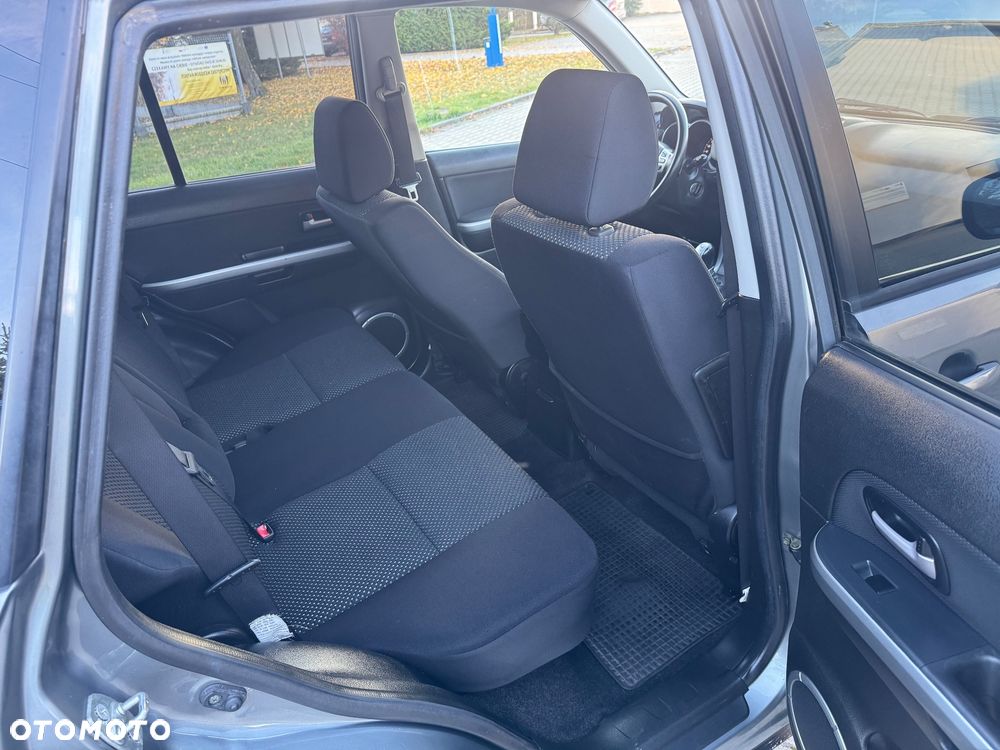 Suzuki Grand Vitara 2.0 Comfort + Family - 13