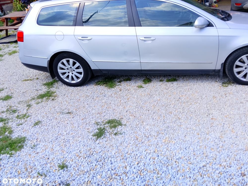 Volkswagen Passat - 4
