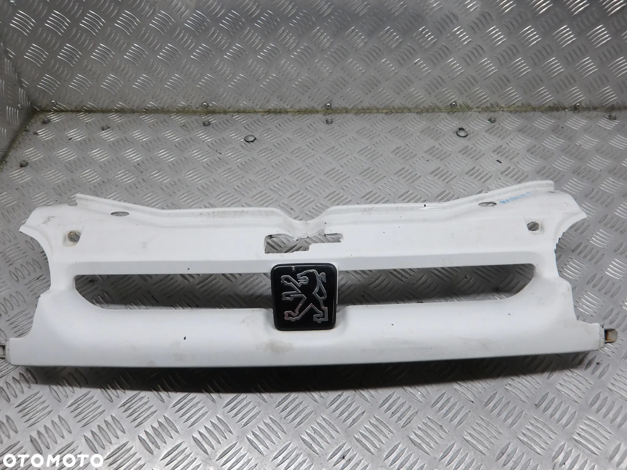 PEUGEOT PARTNER I 96-01 ATRAPA GRILL - 1