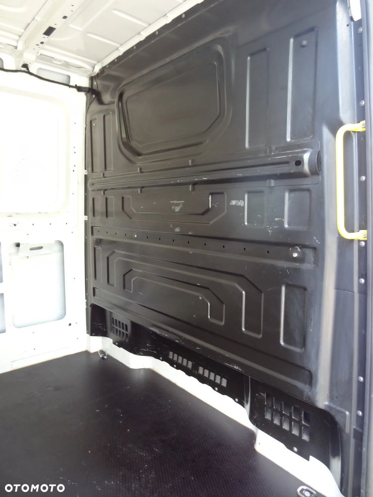 Volkswagen Crafter 2 L2H1 Furgon 35 Średni IDEALNY Salon Polska! - 11