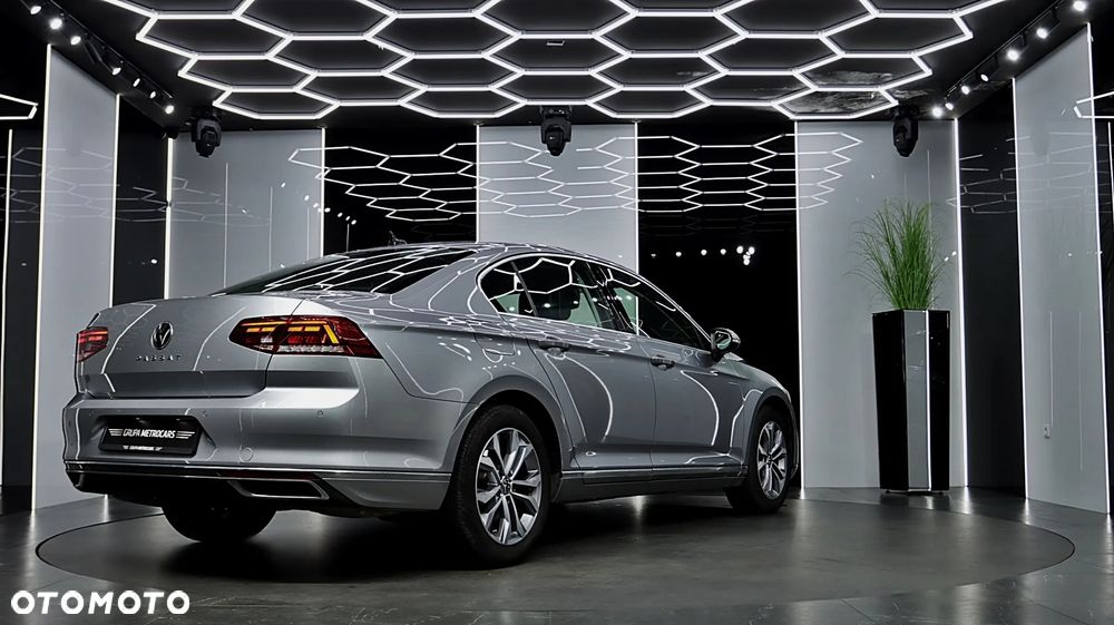 Volkswagen Passat 2.0 TSI Elegance DSG - 8