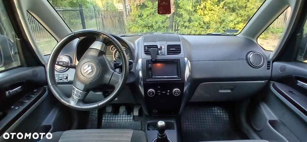Suzuki SX4 1.6 Premium - 5