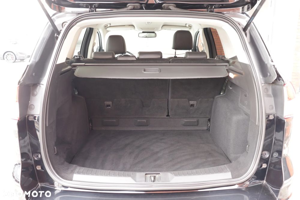 Ford Kuga 2.0 TDCi 2x4 Titanium - 36