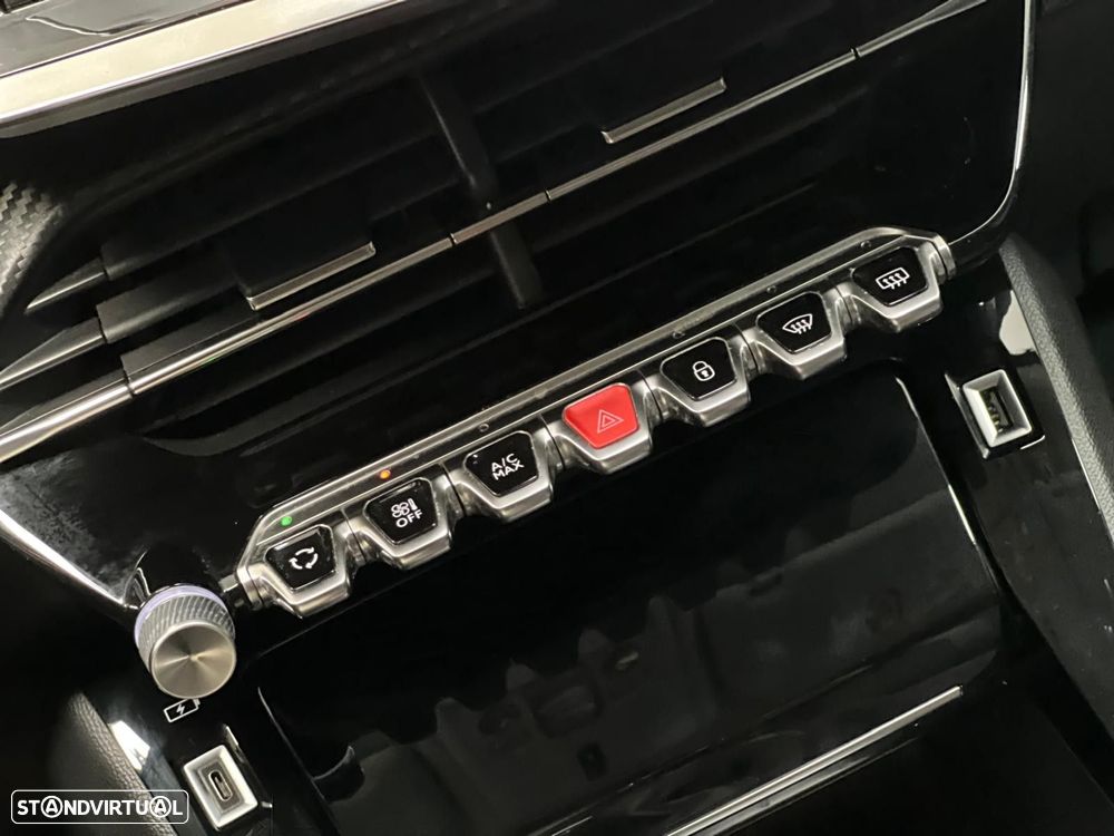 Peugeot 2008 1.2 PureTech Allure — fotografia 16