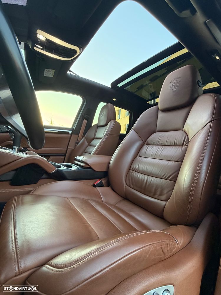 Porsche Cayenne S Hybrid Tiptronic S - 35