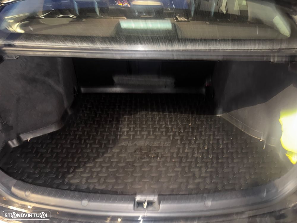 Toyota Avensis - 9