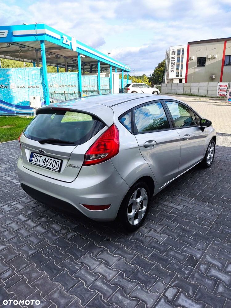 Ford Fiesta 2012 photo 3