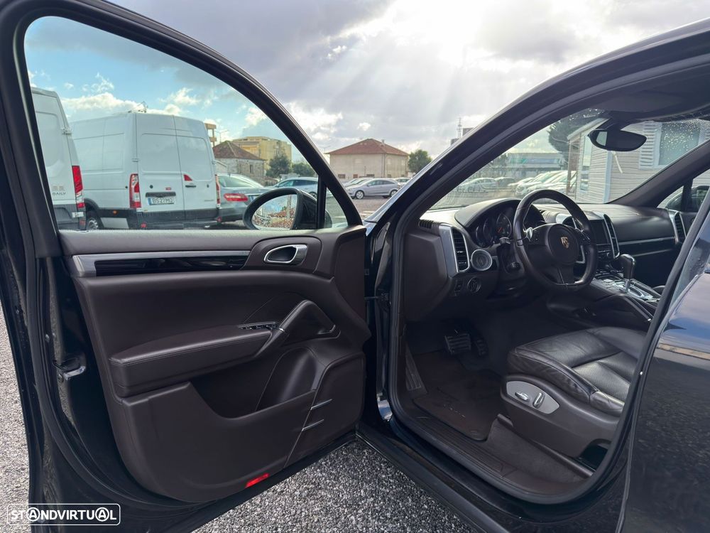Porsche Cayenne - 15