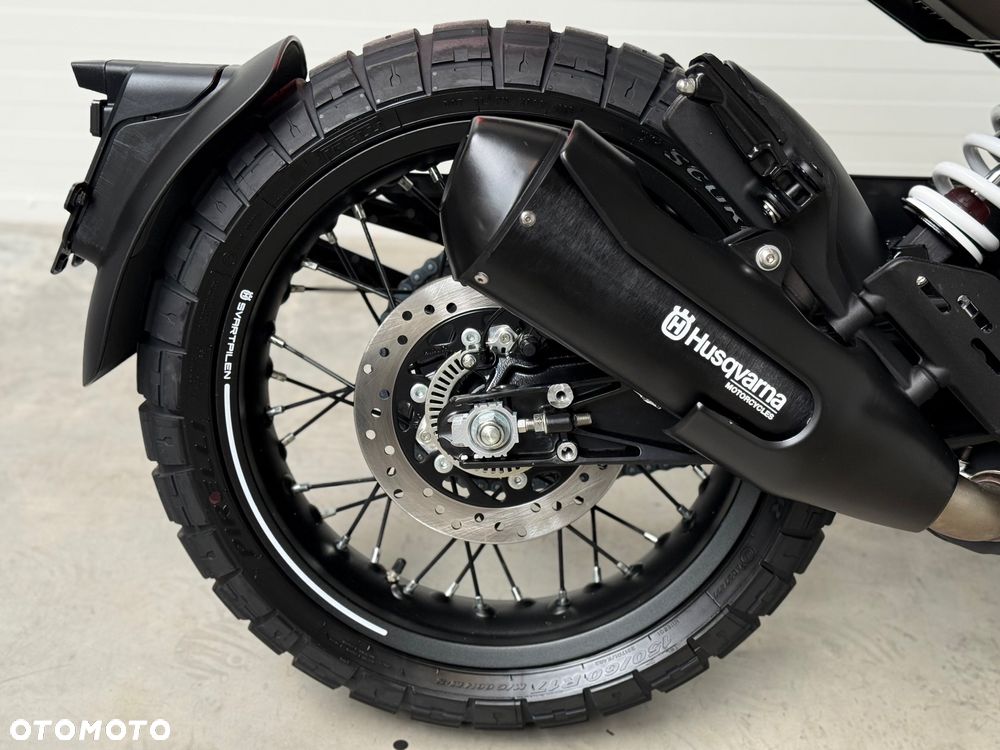 Husqvarna Svartpilen - 15