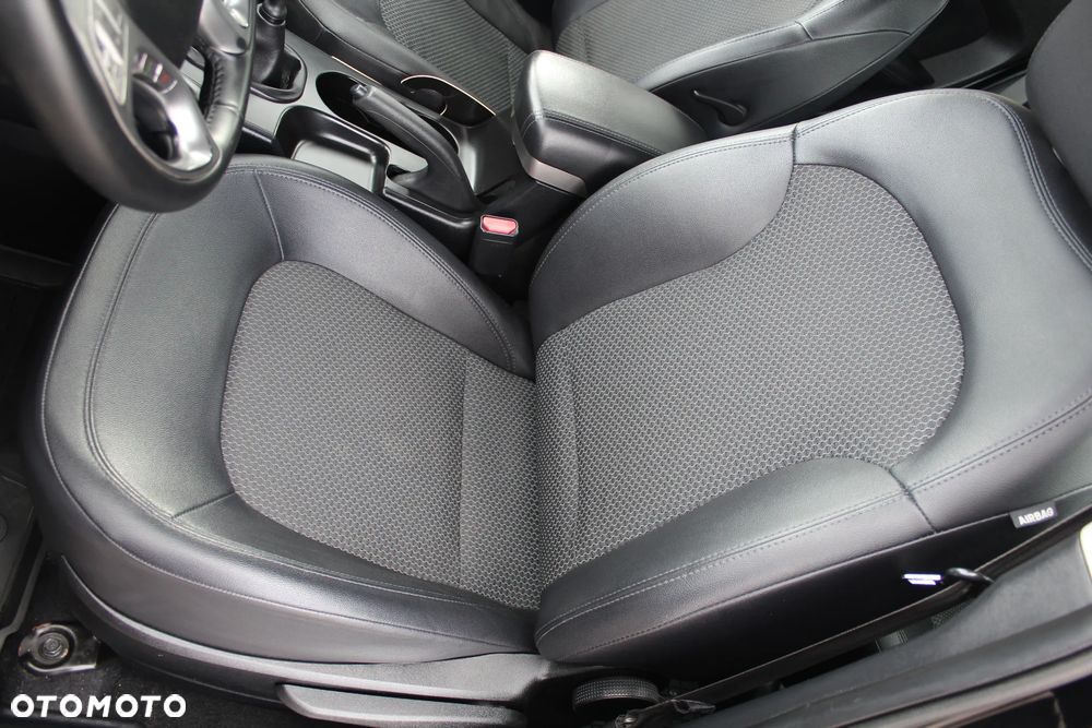 Hyundai ix35 1.6 2WD blue Comfort - 16