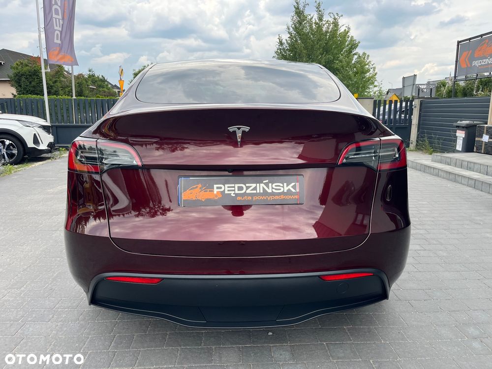 Tesla Model Y - 5