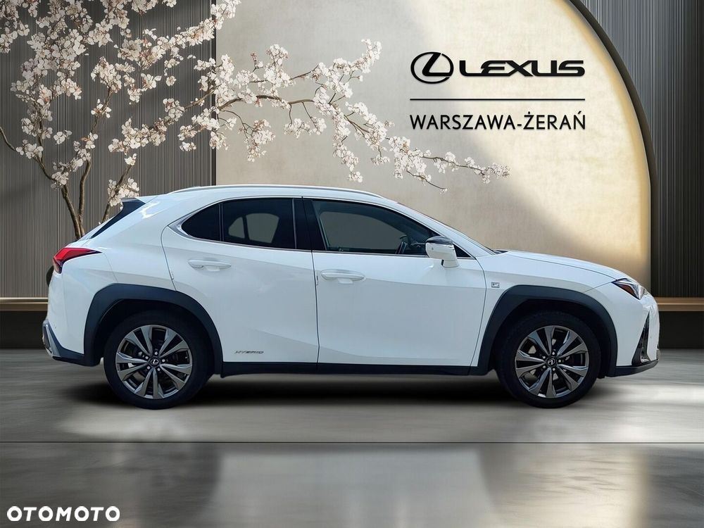 Lexus UX 250h GPF F Sport Edition AWD - 8
