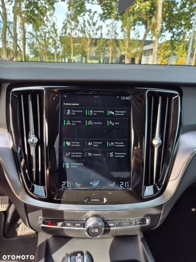 Volvo V60 T4 Momentum Pro - 17