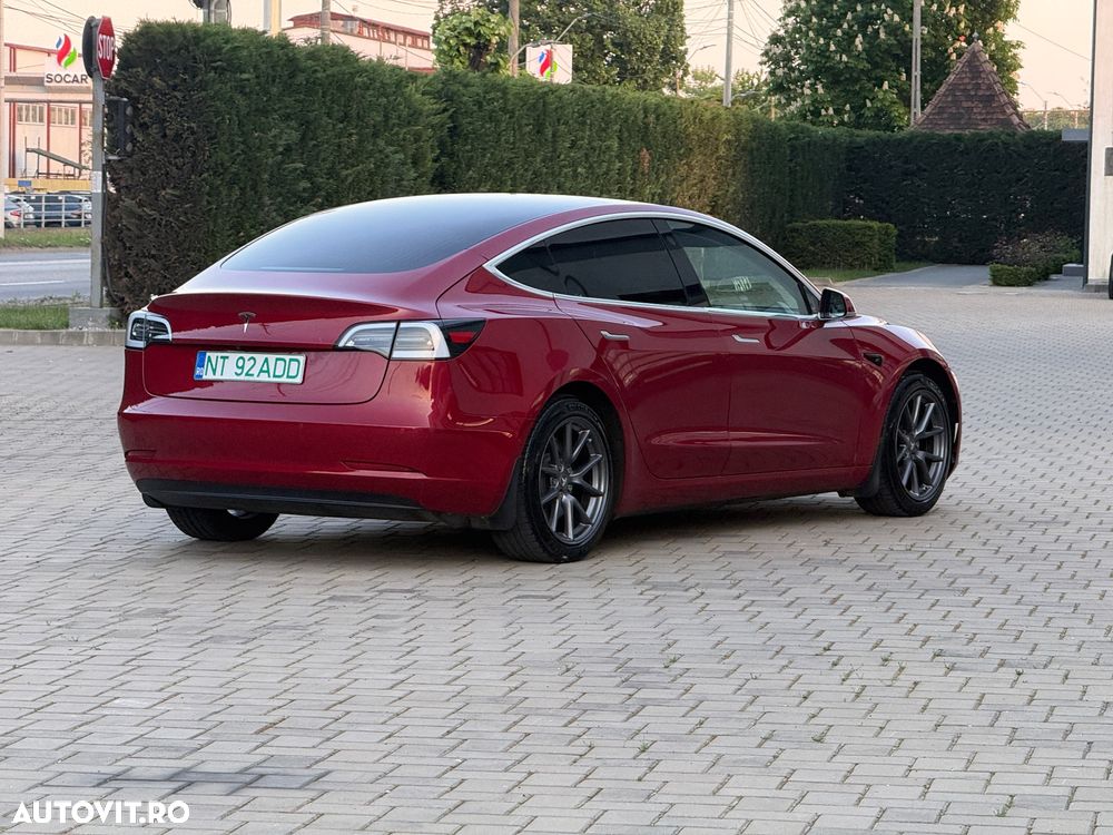 Tesla Model 3 - 11