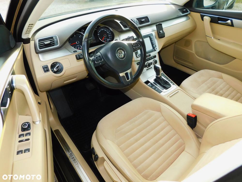Volkswagen Passat 2.0 TDI Comfortline DSG - 22