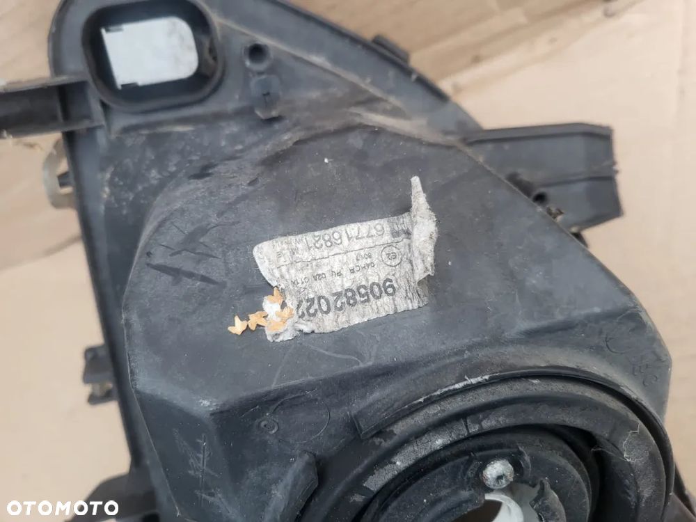 Opel Zafira A 1 I lampa przód przednia prawa - 13