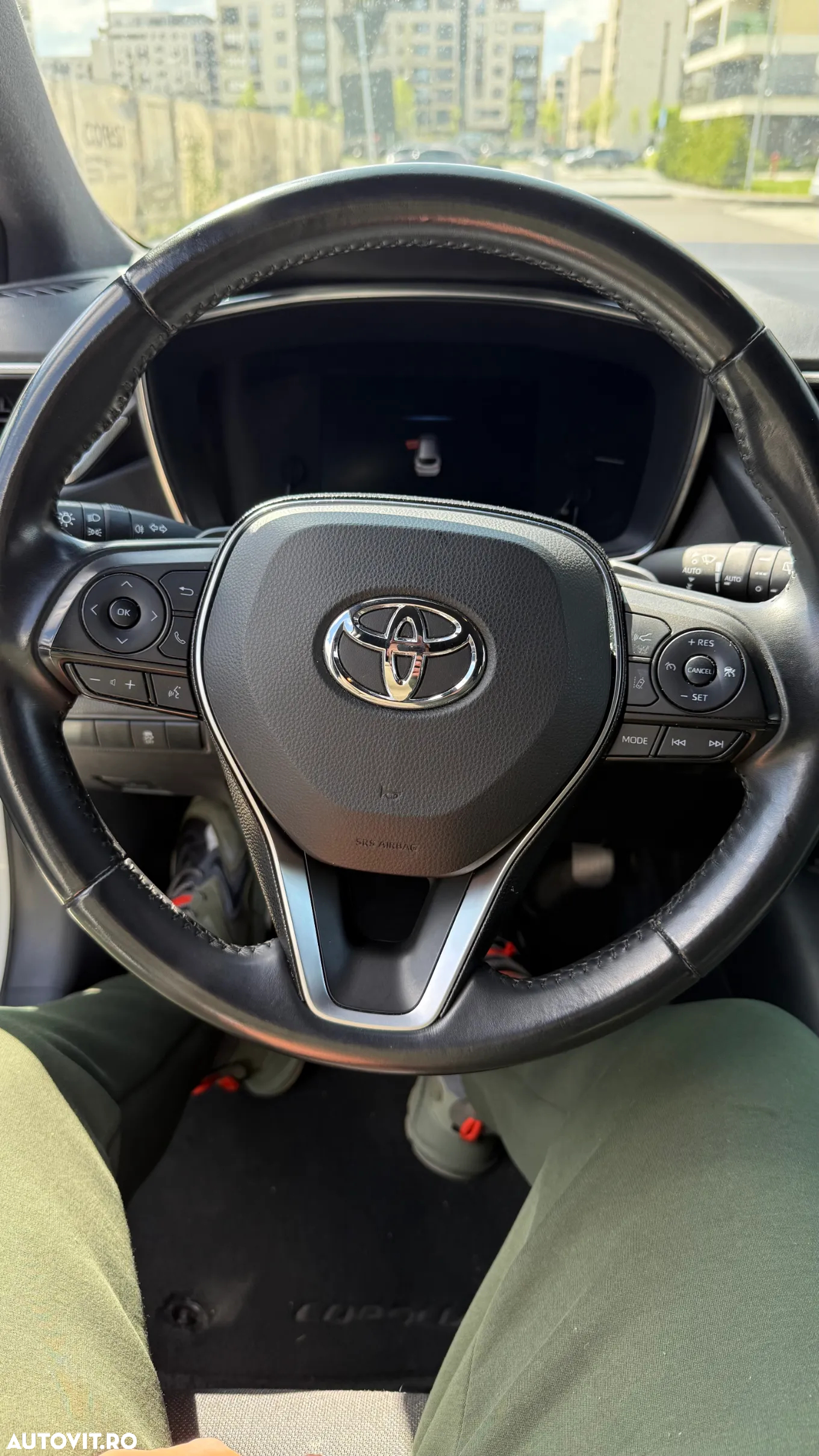 Toyota Corolla 2.0 Hybrid Touring Sports Business Edition - 12