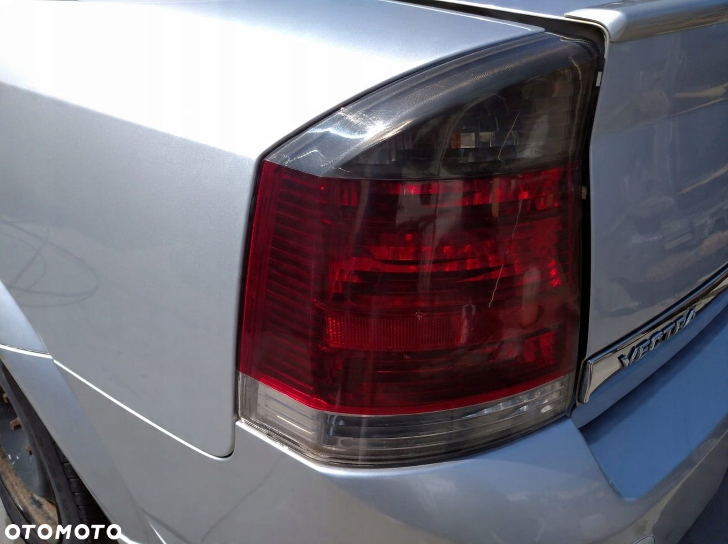 OPEL VECTRA C GTS 5D HB LIFTBACK LAMPA LEWA TYŁ TYLNA EUROPA - 2